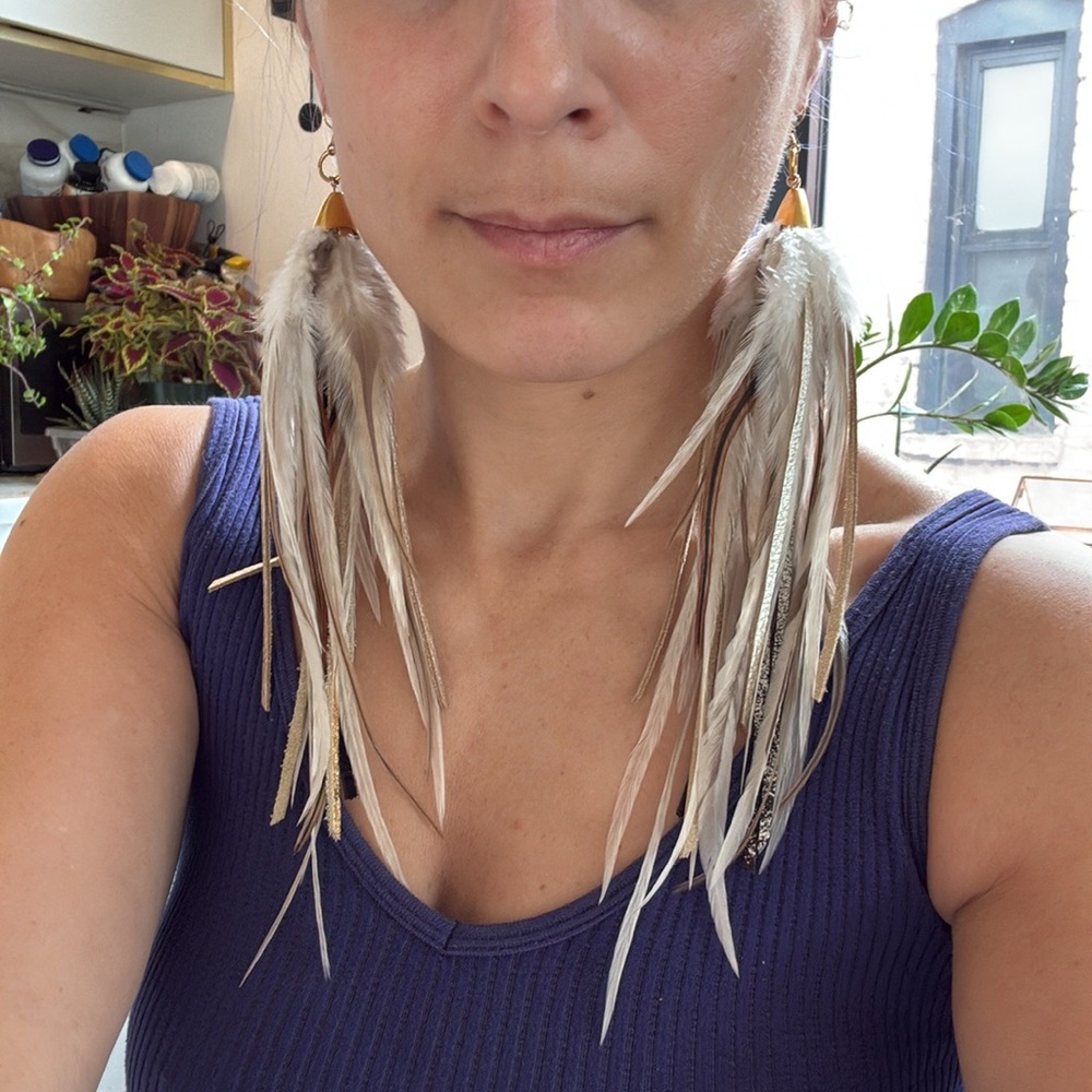Elegant Feather Drop Earrings - cream and white with metallic leather accents - Picture 4 of 4